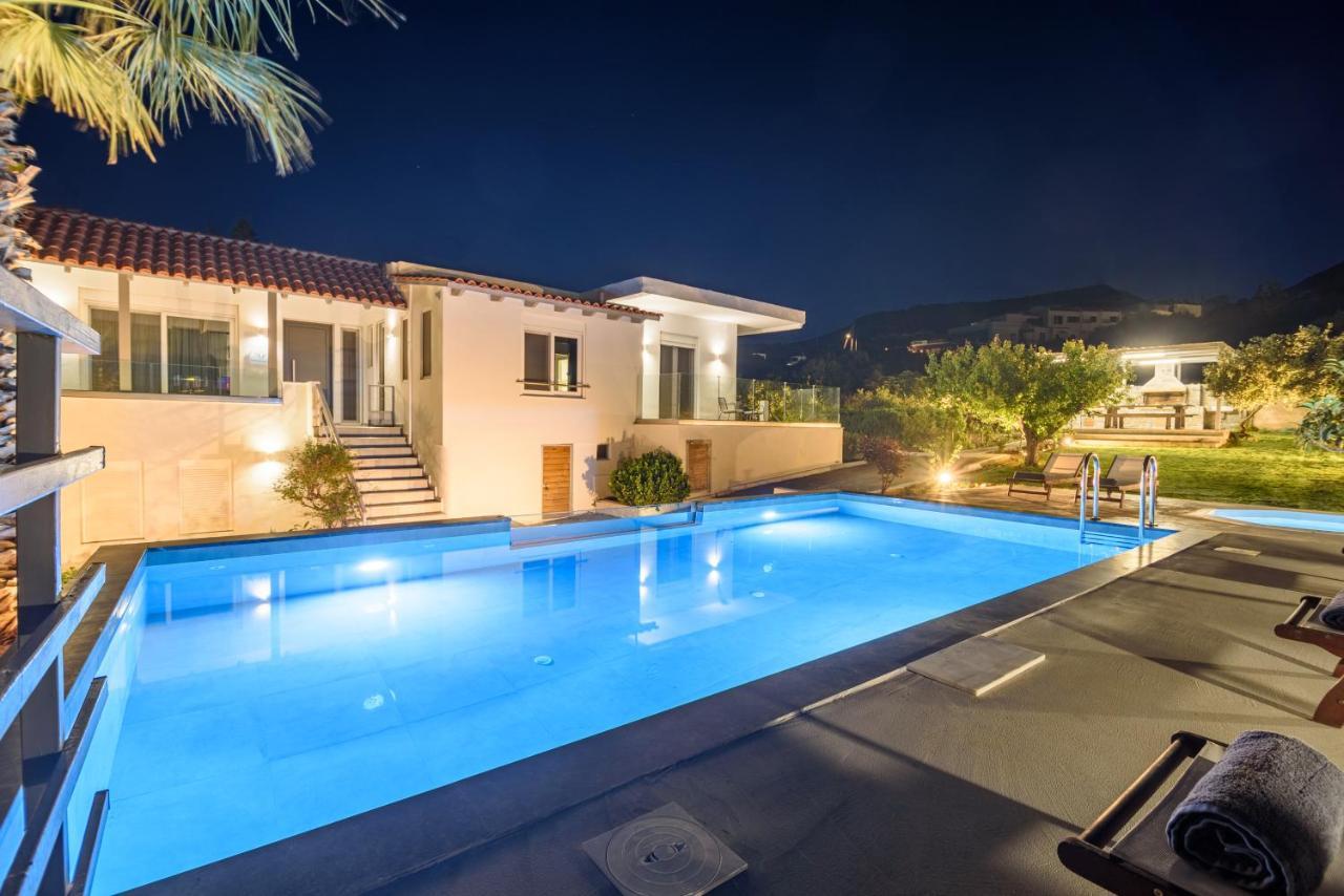 Queen'S Gem Luxury Villa - Heated Jacuzzi & Pool Khersónisos Eksteriør bilde