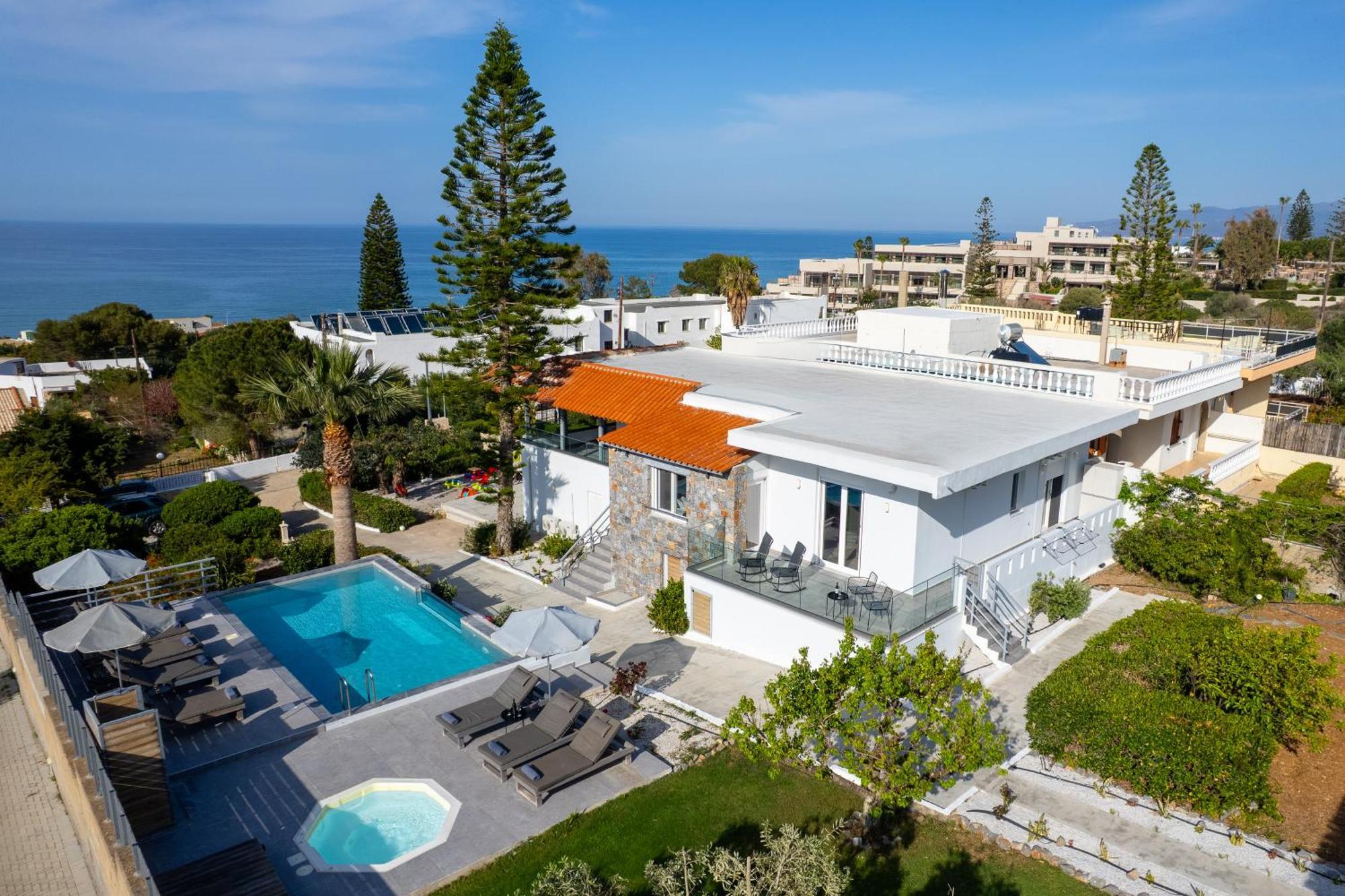 Queen'S Gem Luxury Villa - Heated Jacuzzi & Pool Khersónisos Eksteriør bilde