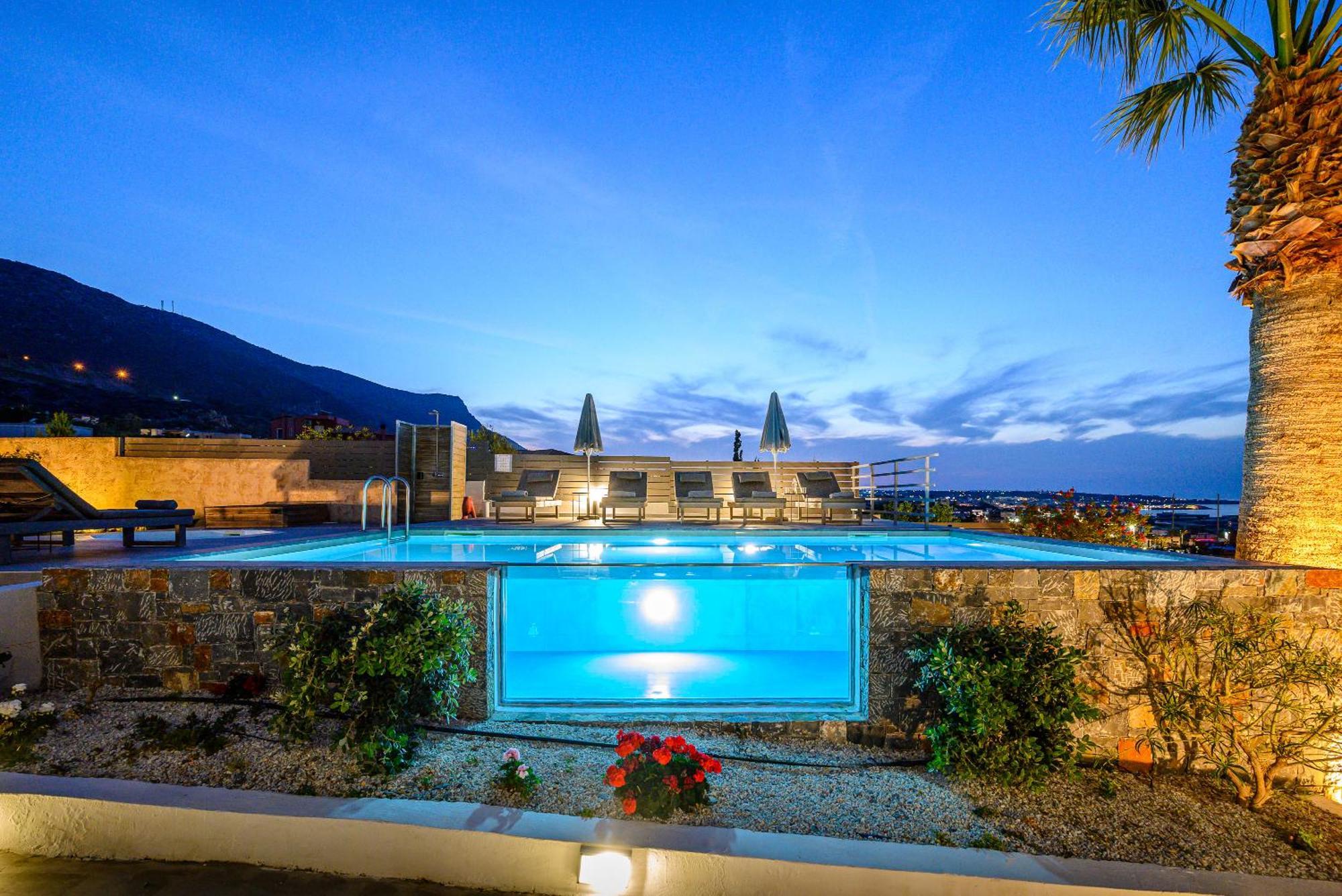 Queen'S Gem Luxury Villa - Heated Jacuzzi & Pool Khersónisos Eksteriør bilde