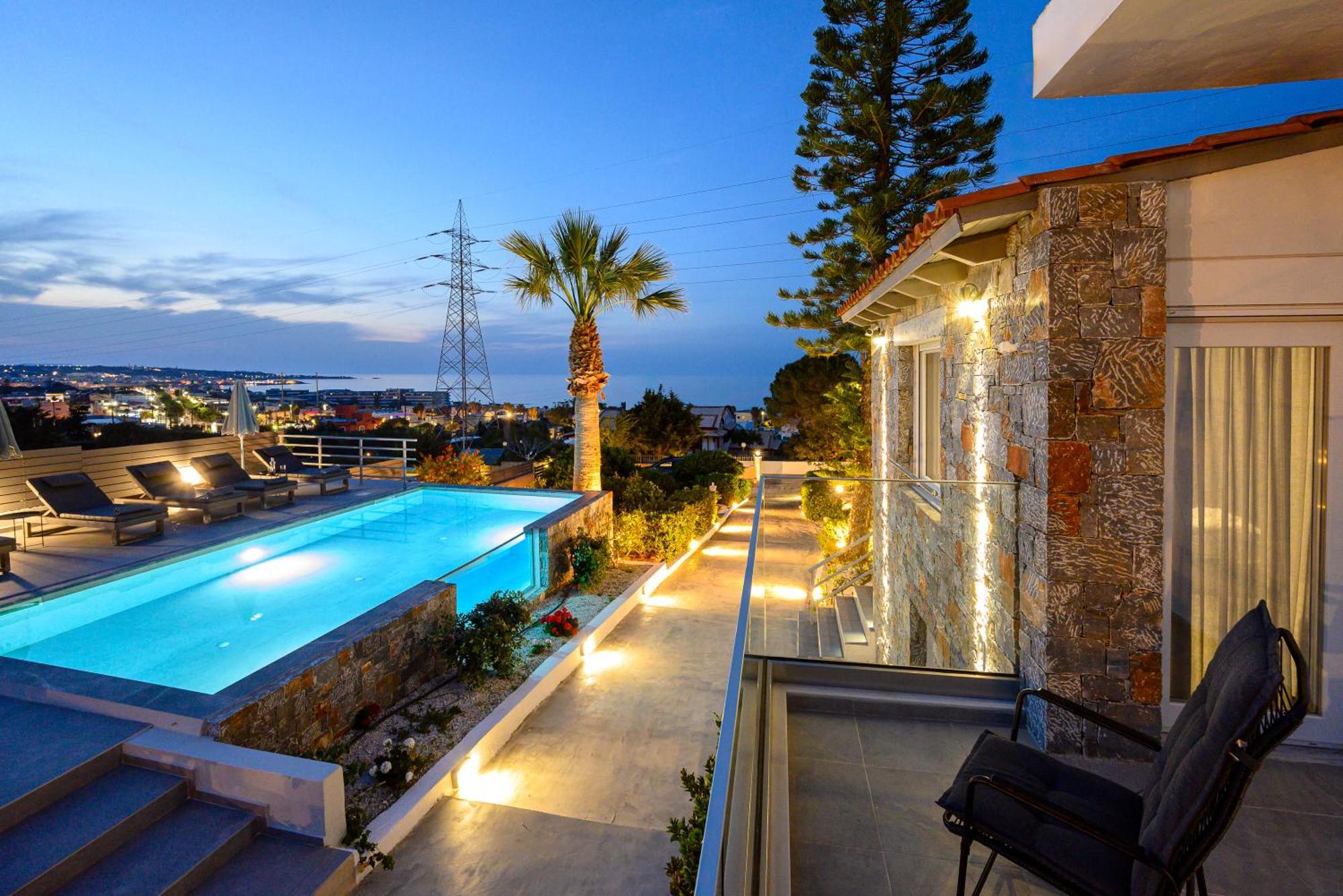Queen'S Gem Luxury Villa - Heated Jacuzzi & Pool Khersónisos Eksteriør bilde